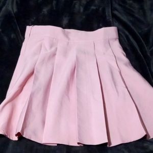 Pink pleated skirt